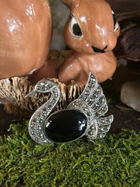 925 Sterling Marcasite onyx charming swan brooch